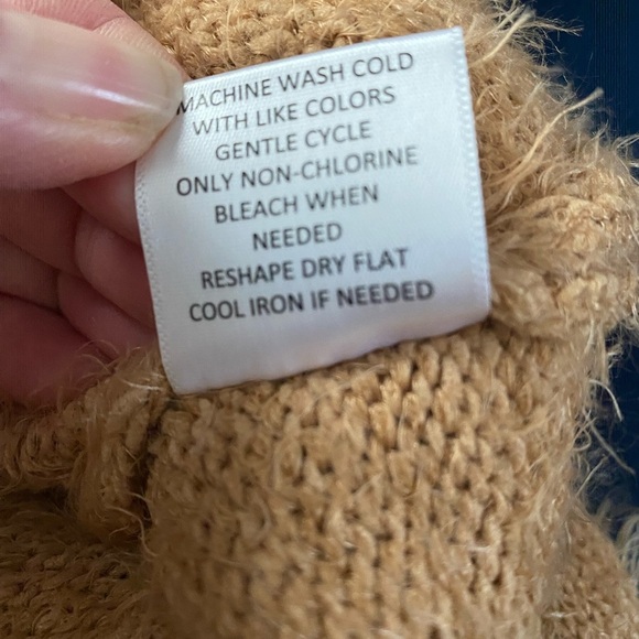 Generation K tan soft wrap sweater chic trendy cozy sz M EUC neutral wintert - Picture 10 of 11